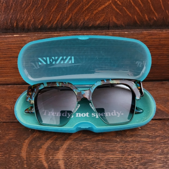 Womens ZENNI Sunglasses - Picture 1 of 10